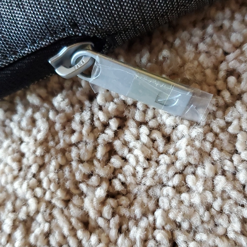 New, Incase Device sleeve - Picture 5 of 6